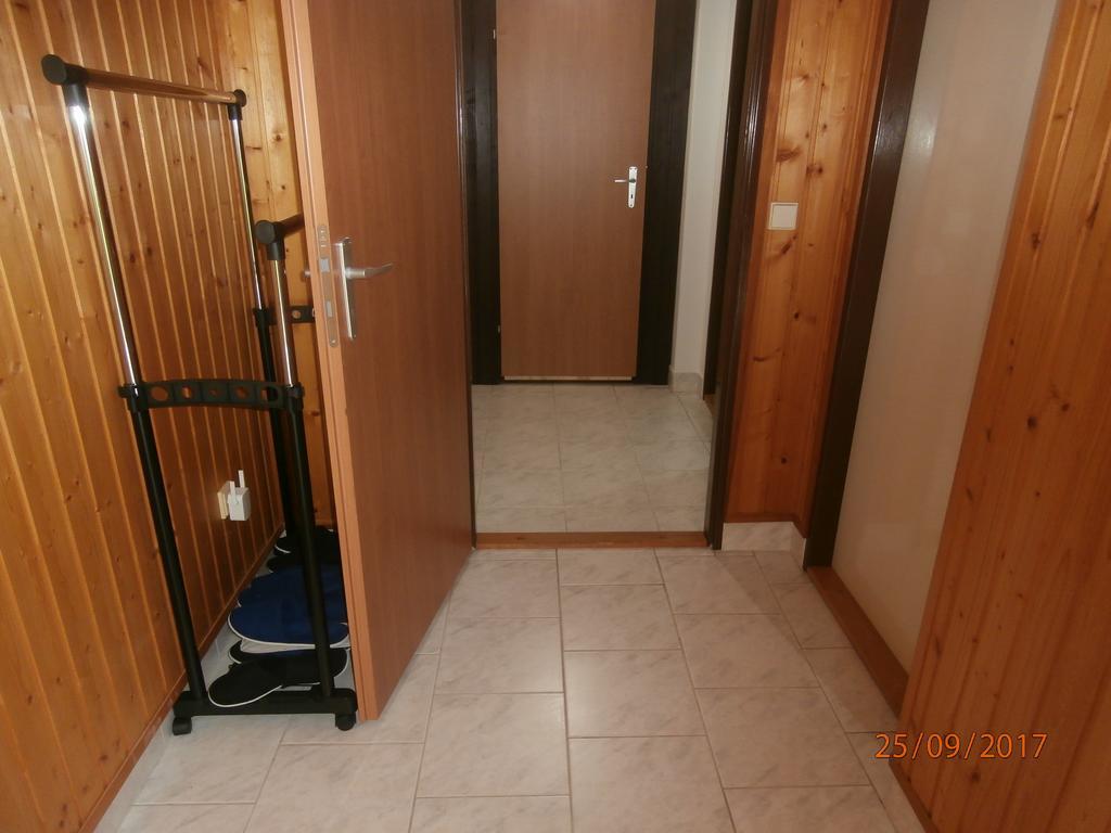 Apartman Aya Янов над Нисоу Екстериор снимка