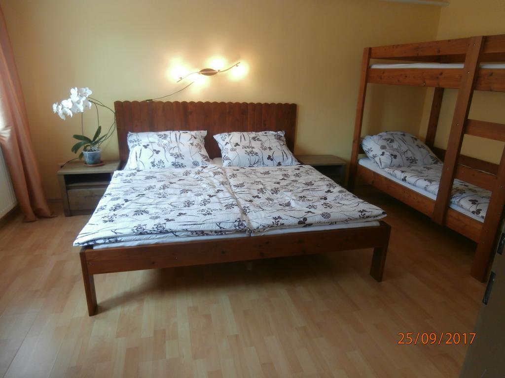 Apartman Aya Янов над Нисоу Екстериор снимка