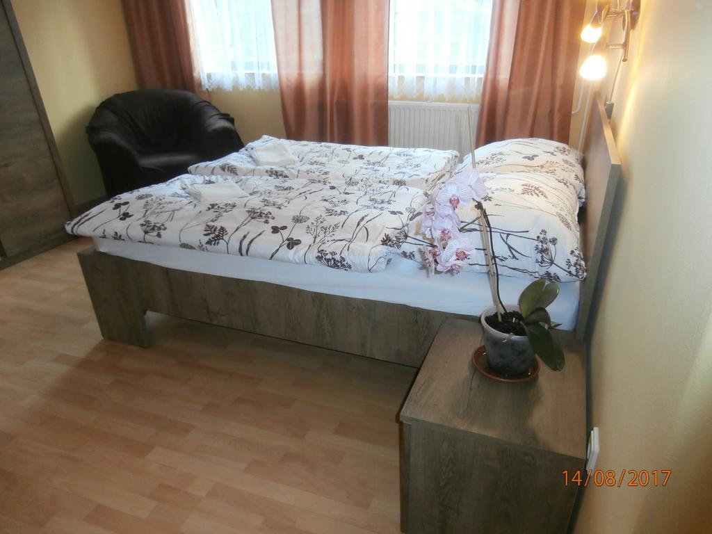 Apartman Aya Янов над Нисоу Екстериор снимка