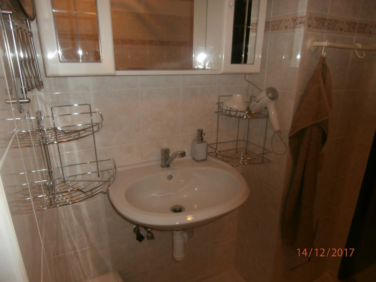 Apartman Aya Янов над Нисоу Екстериор снимка